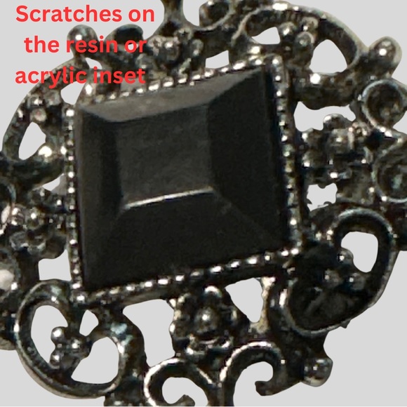 Vintage Unmarked Silver Toned Brooch with Black Inset Resin or Acrylic Stone - Picture 14 of 15